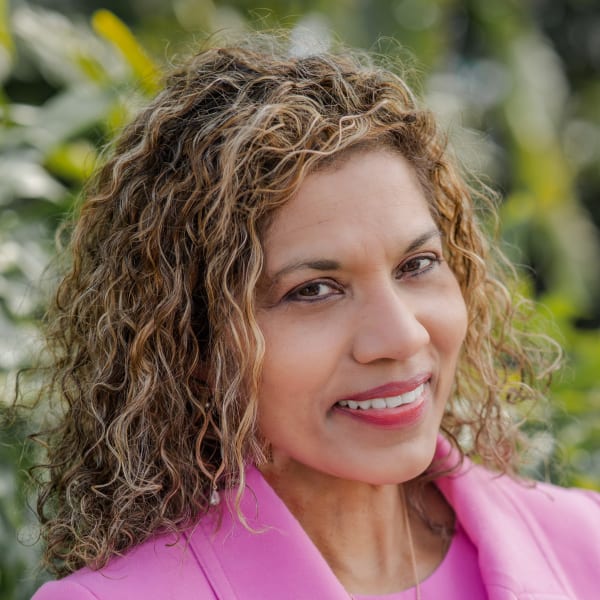 Headshot of Jennifer Ogeer